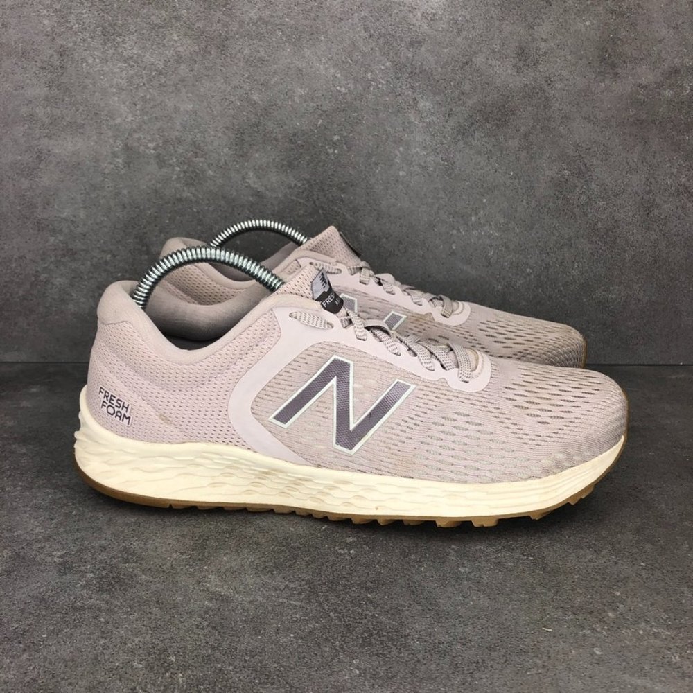 New Balance Fresh Foam Arishi Lace Up Sneaker, Light Gray, Women's 9.5